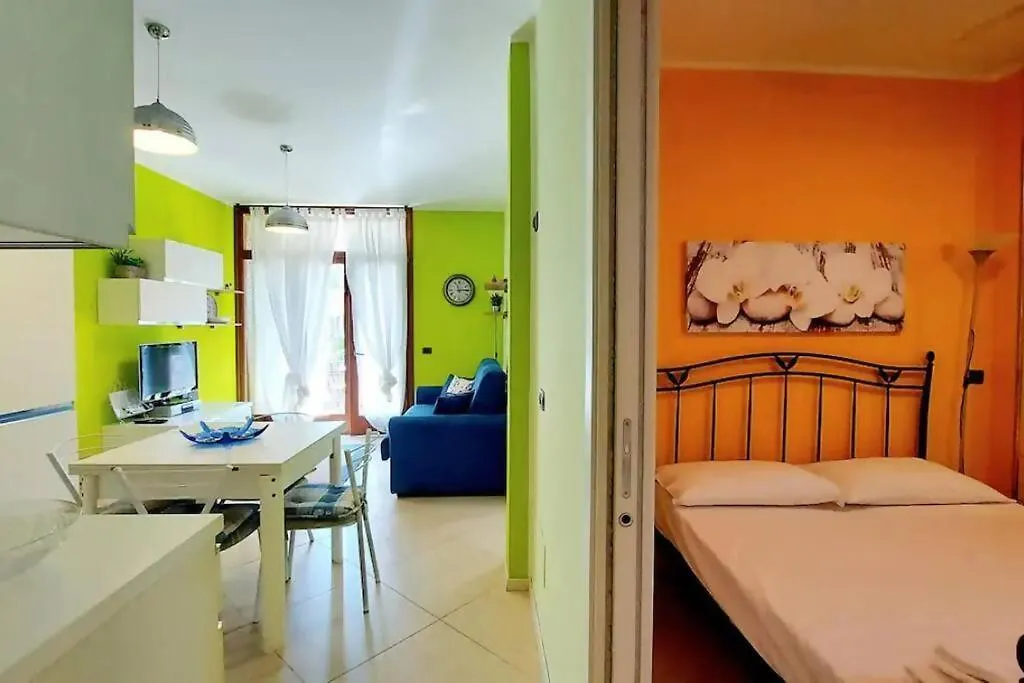 Colors Pool Apartment Bardolino