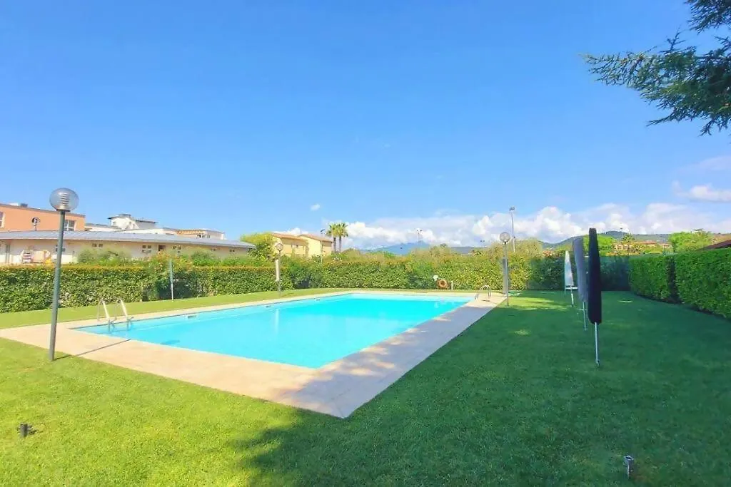 Colors Pool Apartment Bardolino 0*,  Italy