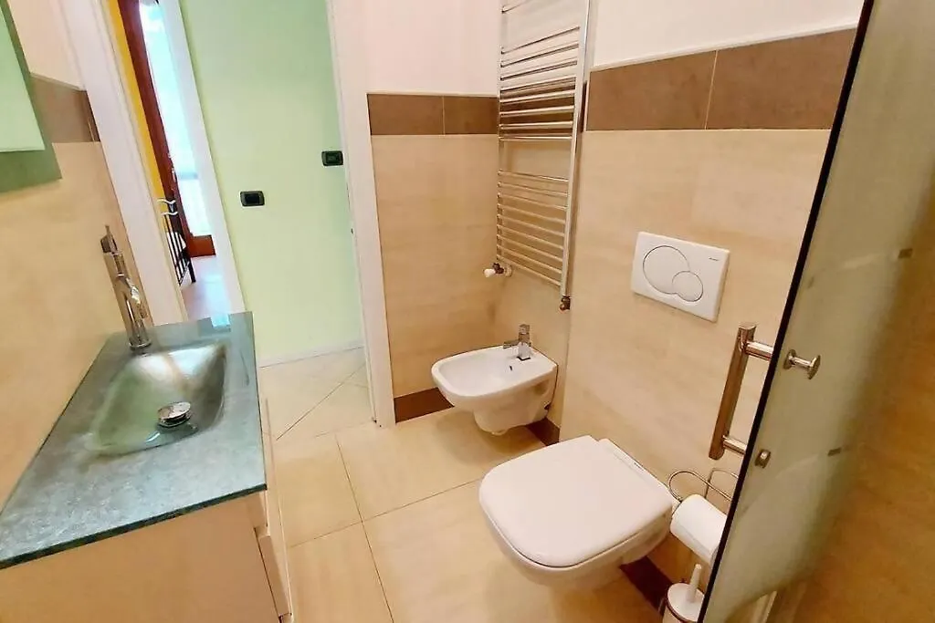 Colors Pool Apartment Bardolino Italy