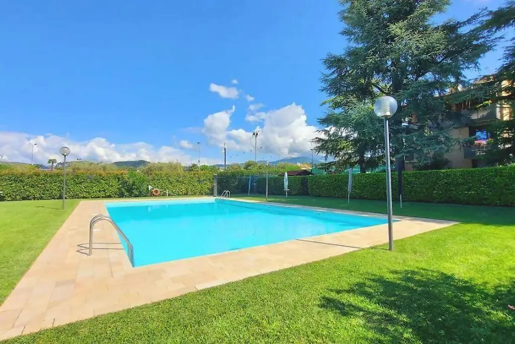 Colors Pool Apartment Bardolino