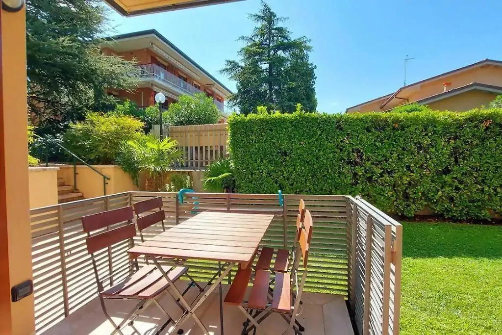 Colors Pool Apartment Bardolino